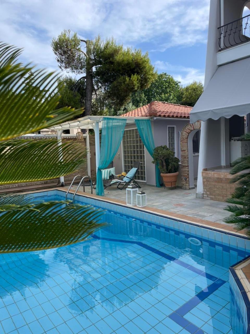Thepoolhouse Artemida