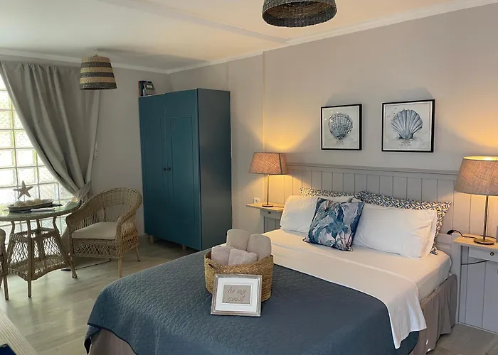 Thepoolhouse Artemida